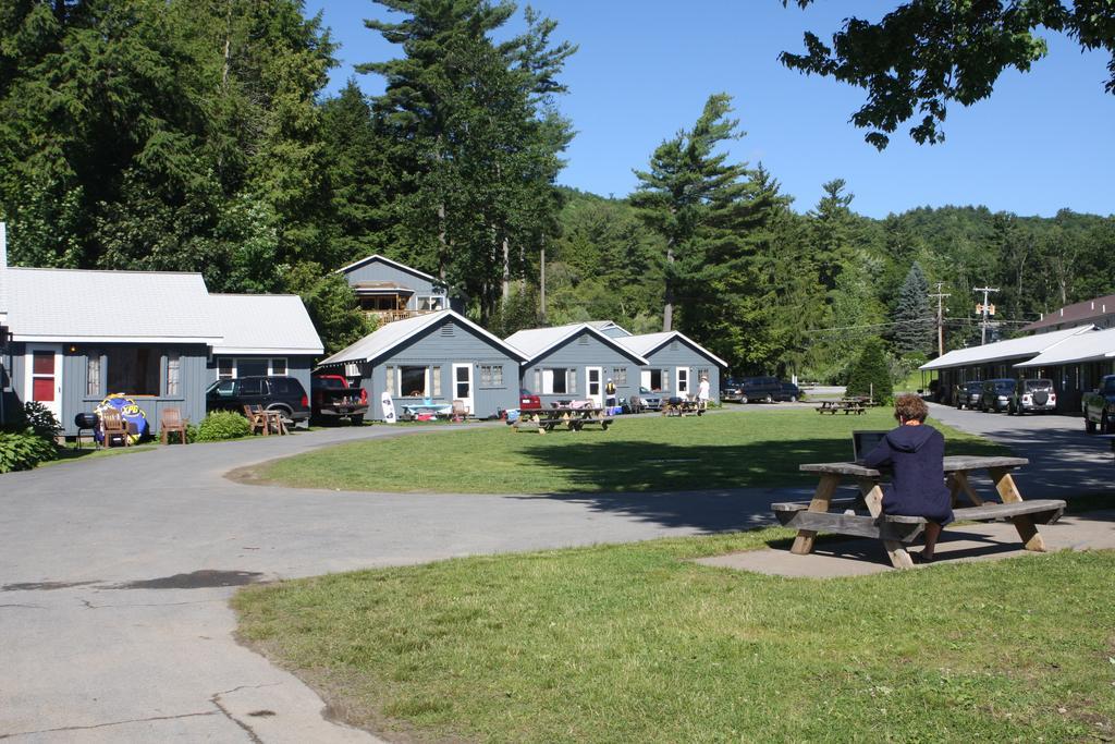 Blue Lagoon Resort Lake George Exterior foto