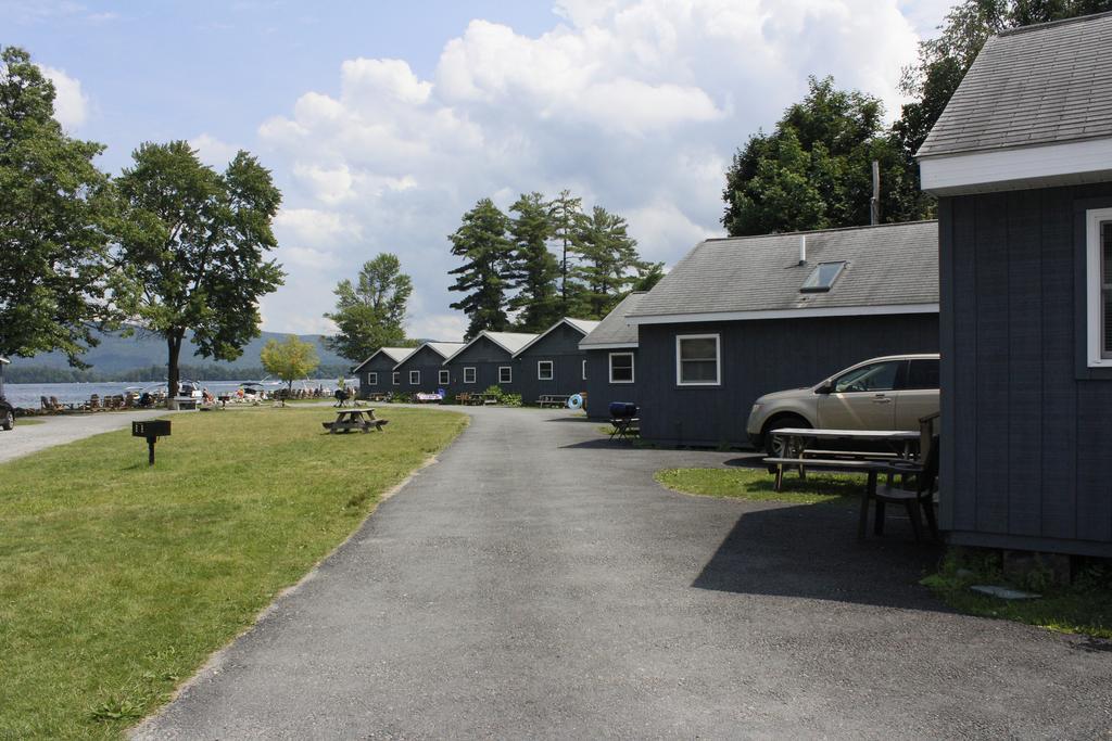 Blue Lagoon Resort Lake George Exterior foto