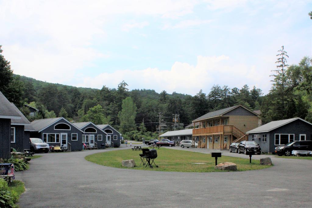 Blue Lagoon Resort Lake George Exterior foto