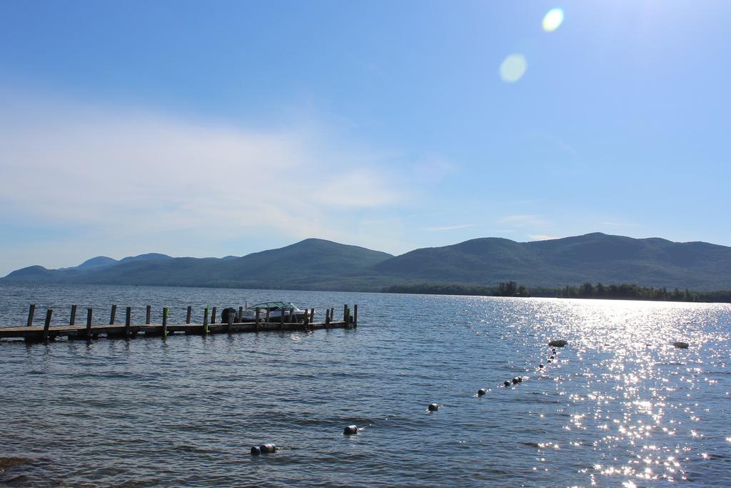 Blue Lagoon Resort Lake George Exterior foto