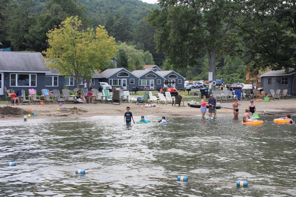 Blue Lagoon Resort Lake George Exterior foto